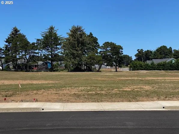 Shearwater Cir #5, Bandon, OR 97411