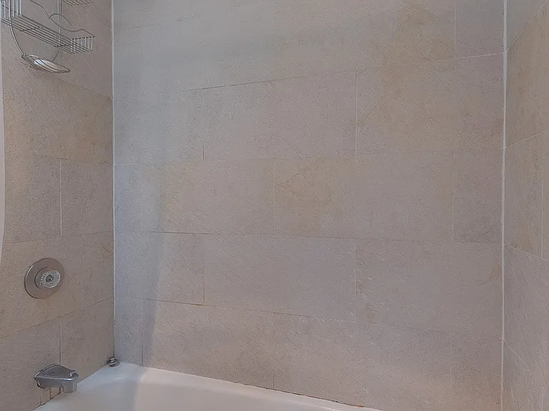 655 W Irving Park Rd #1417 — Photo 18