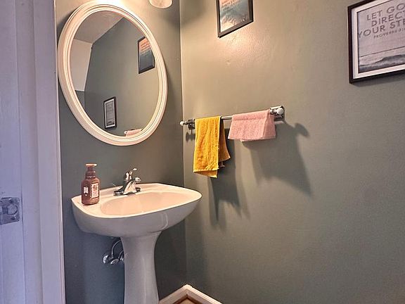 5th image of 28 Shelldrake Ct