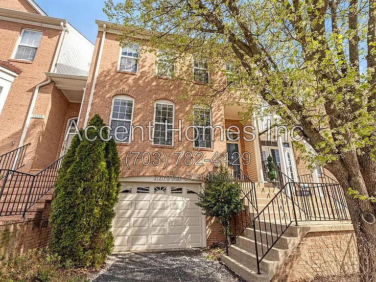 21217 Millwood Sq — Photo 4