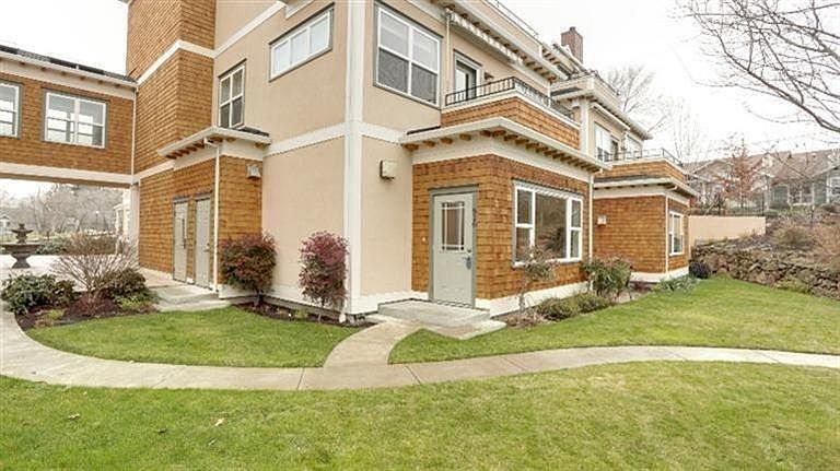 1st image of 616 Fair Oaks Ct