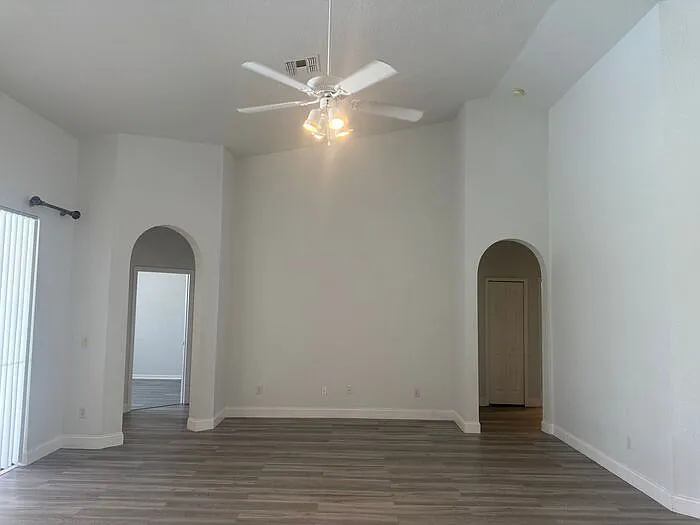 218 N Hampton Dr — Photo 14