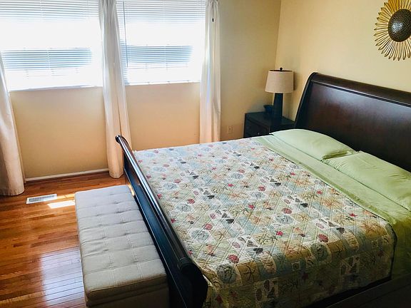 5th image of 6813 Montivideo Square Ct