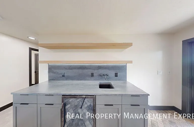 313 N Red Spruce Ave — Photo 28