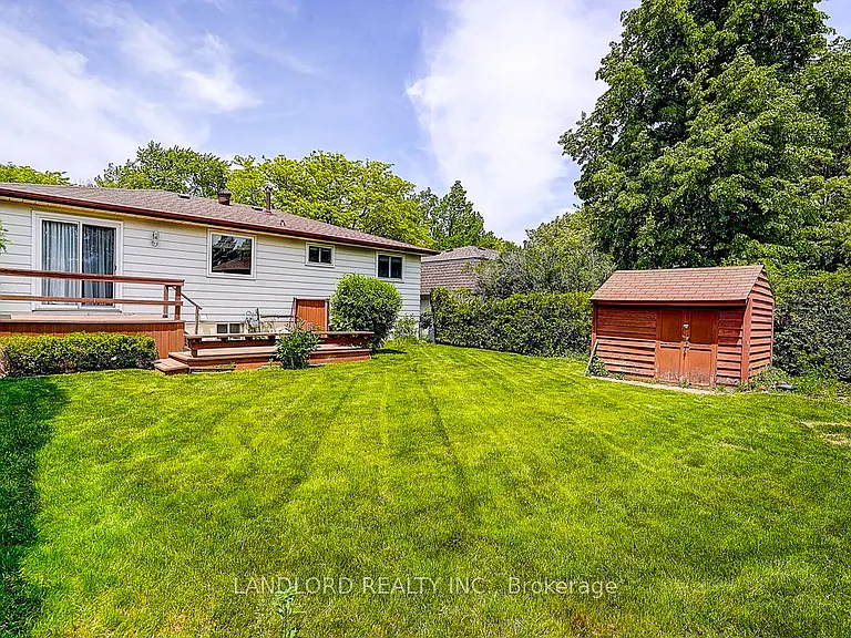 2294 Wyandotte Dr — Photo 44