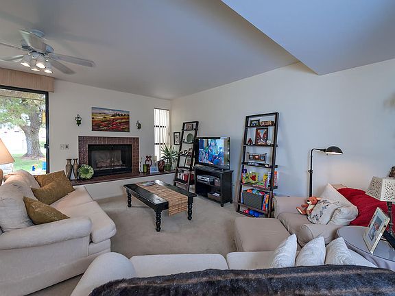 3rd image of 17934 Valle De Lobo Dr