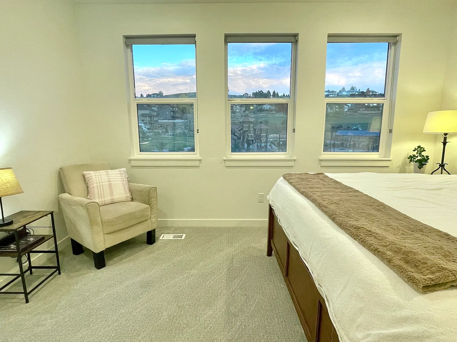 4 bed, 2800 sqft, $1,350 — Photo 4