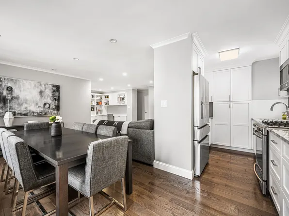 233 East 69th Street image 1 of 12