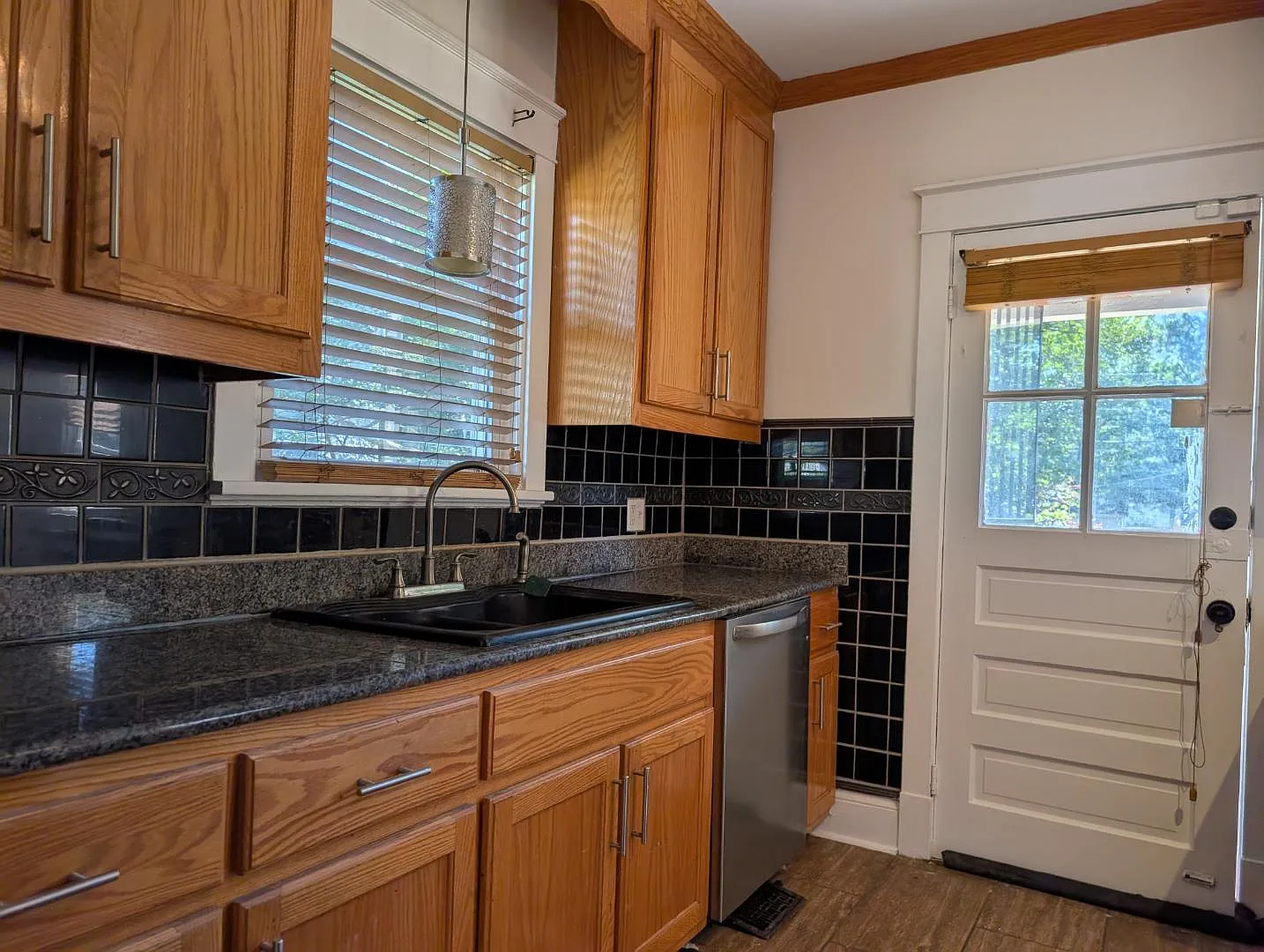 2905 Griffin Ave — Photo 2