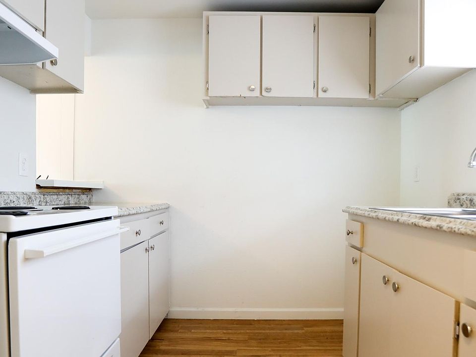 2nd image of 12430 NE Glisan St APT 14