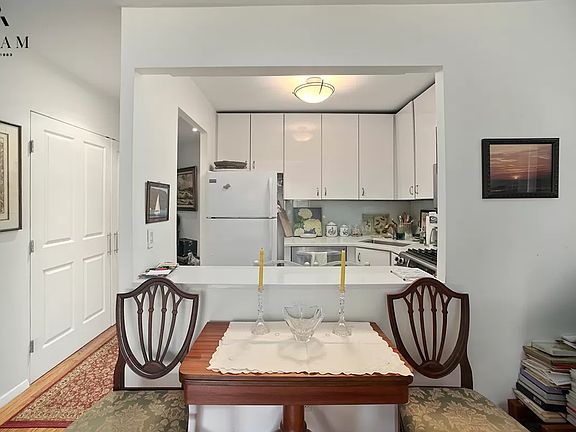 4th image of 211 W 71st St APT 6D