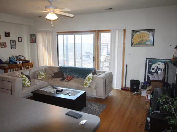 1941 W Grand Ave APT 2F, Chicago, IL 60622