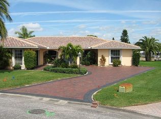 28 Windsor Dr, Englewood, FL 34223