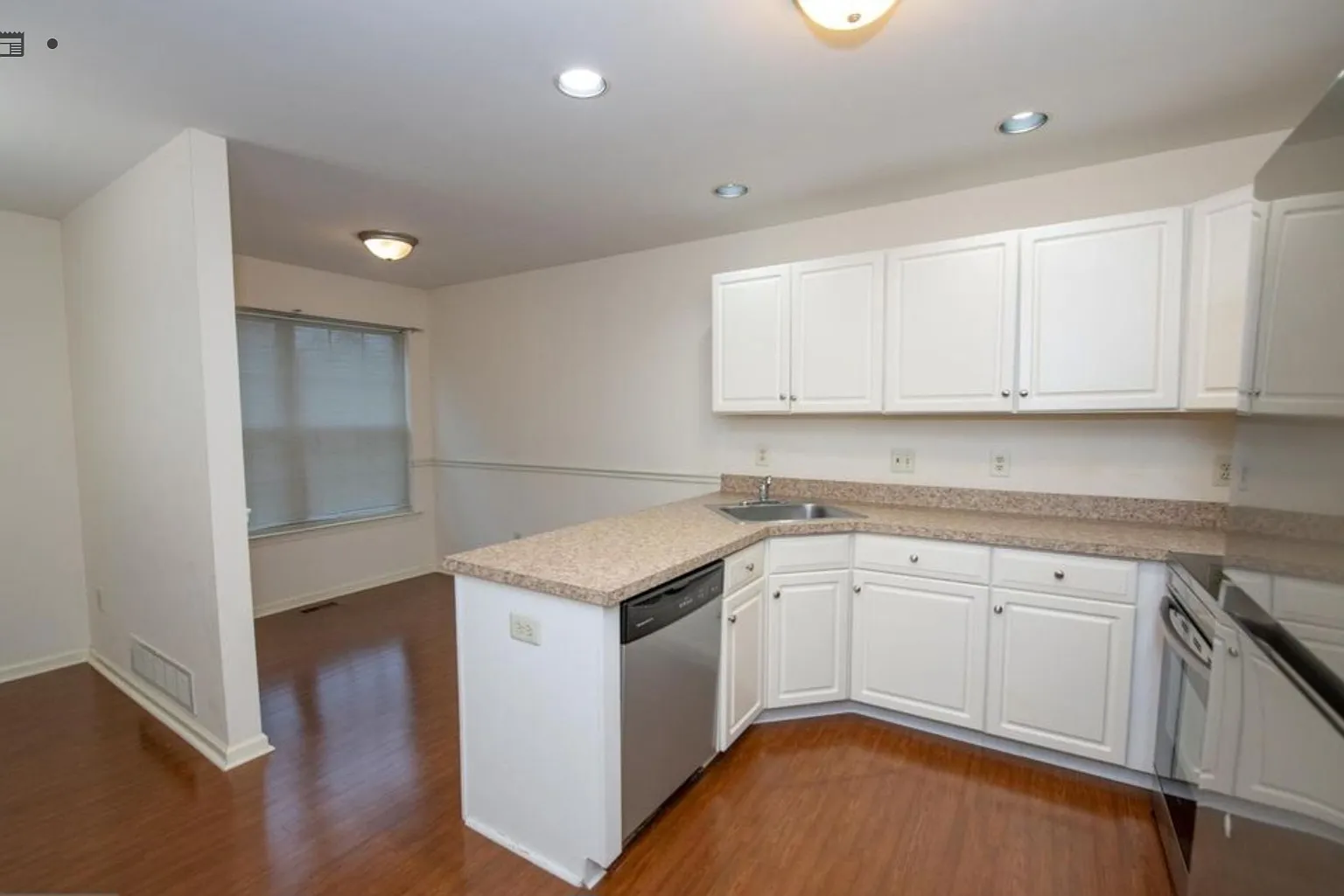 2 bed, 1.5 bath, 1750 sqft, $2,700 — Photo 4