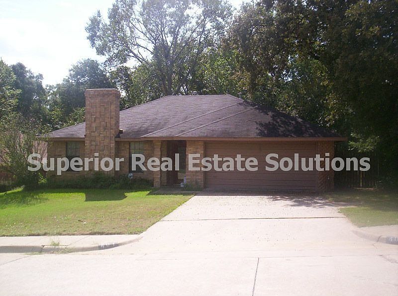 1st image of 401 Post Oak Dr