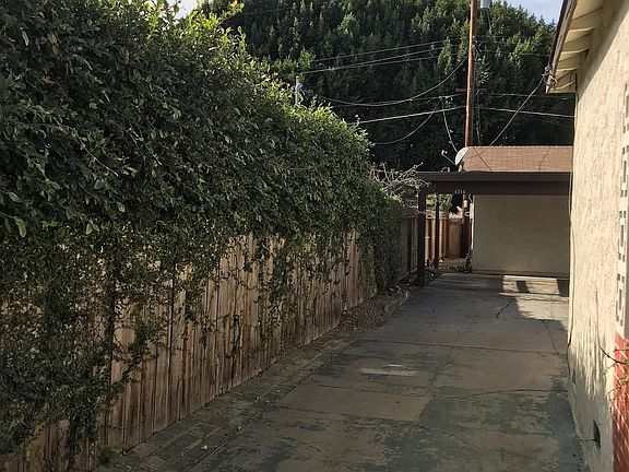 Plenty of driveway parking