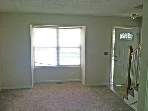 3rd image of 7207 Askew Ave
