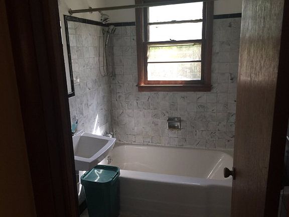 4th image of 1600 3rd St