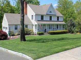 31 Lisa Ct, North Haledon, NJ