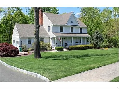 31 Lisa Ct photo 1