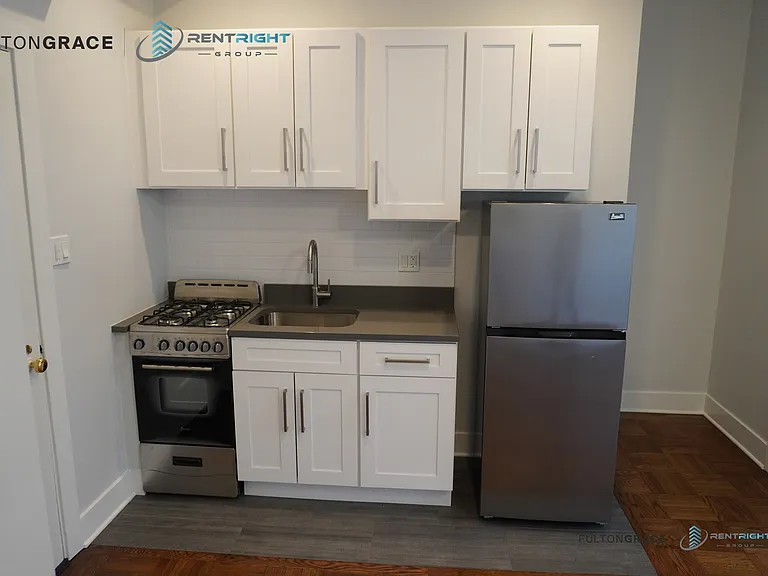 422-24 W Melrose St #422-1305 — Photo 5
