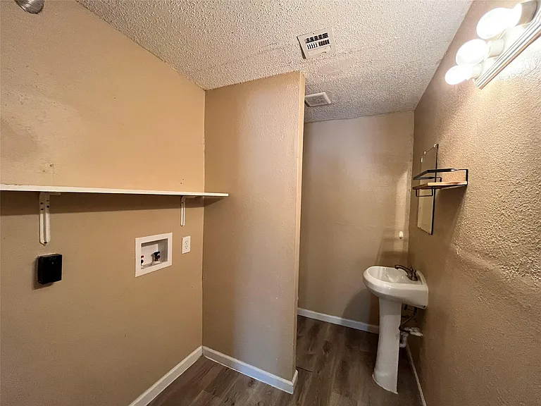 10235 Algiers Rd #2 — Photo 10
