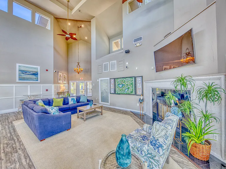 Palm Cove Apartments — Photo 92