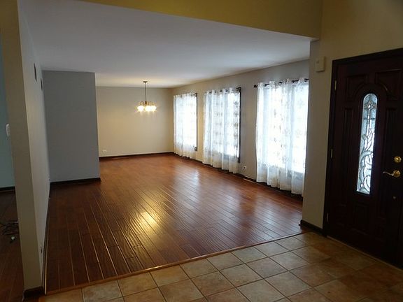 2nd image of 5S568 Beau Bien Blvd