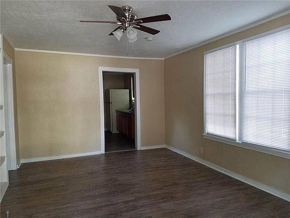 2nd image of 2324 Rose St