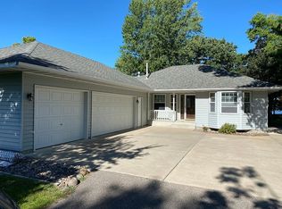 507 Chinook Ave SW, Avon, MN 56310