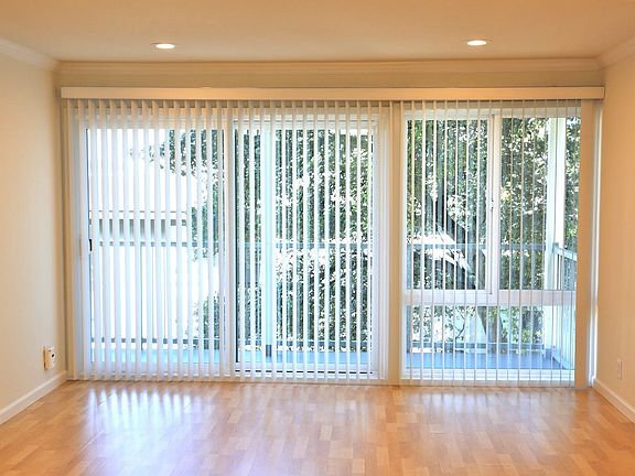 4th image of 1101 Village Dr Unit 6