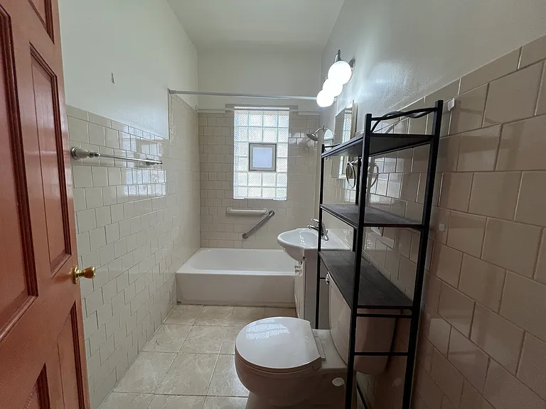 7821 S Paxton Ave #1 — Photo 12