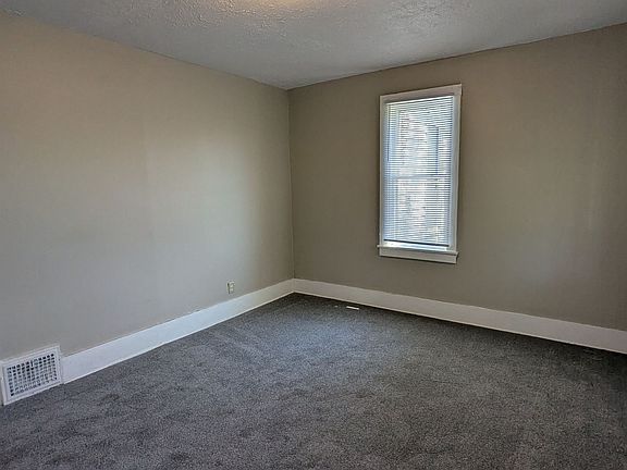 5th image of 1511 2nd St NE