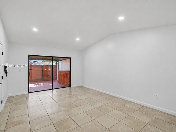 4th image of 5113 SW 138th Avenue Cir