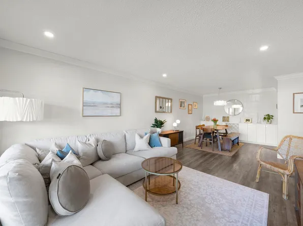 4111 Francis Rd #211, Richmond, BC V7C 1J8