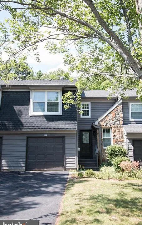 15 B Andover Cir #B