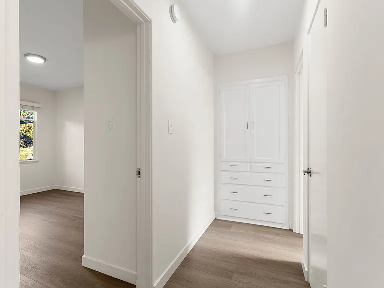 (El/Fe/Yo:B) 2648-2662 23rd Street — Photo 9