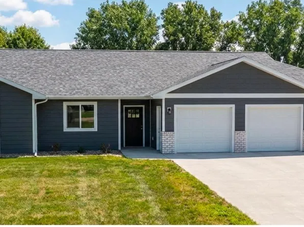 622 7th Ave, Sheldon, IA 51201