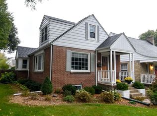 2478 N 83rd St, Wauwatosa, WI 53213