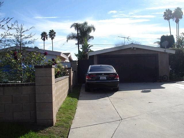 2nd image of 12462 Russell Cir