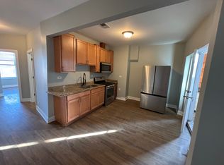640 N Cicero Ave #2F, Chicago, IL 60644