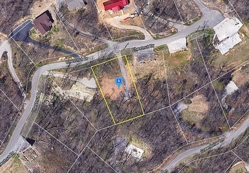 2nd image of 968 Chestnut Dr