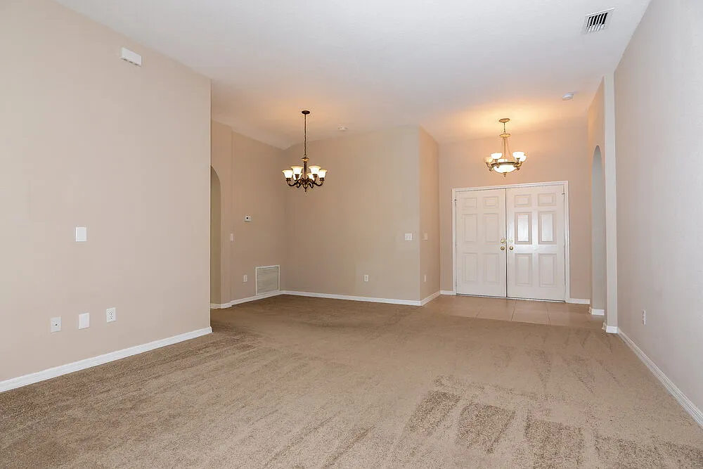 3 bed, 2.0 bath, 1690 sqft, $2,280 — Photo 3