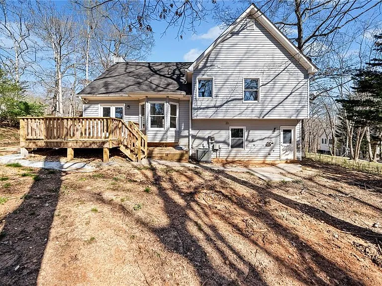228 Hawkins Farm Cir — Photo 37