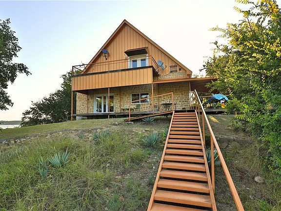 5th image of 1112 Woodmans Ln