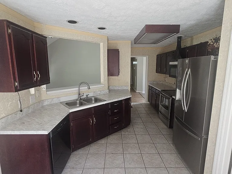 529 Forest Pointe Pl — Photo 5
