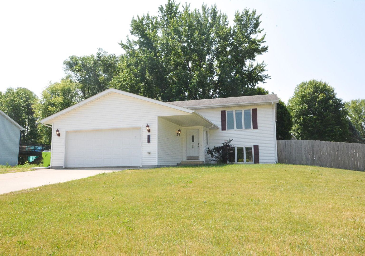 569 E 4th St, Zumbrota, MN 55992 Zillow