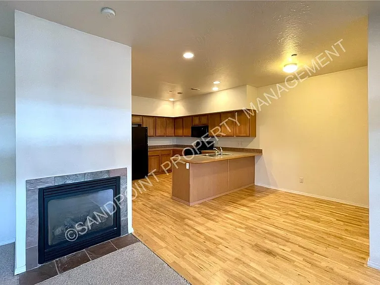1602 Pine St #10 — Photo 9