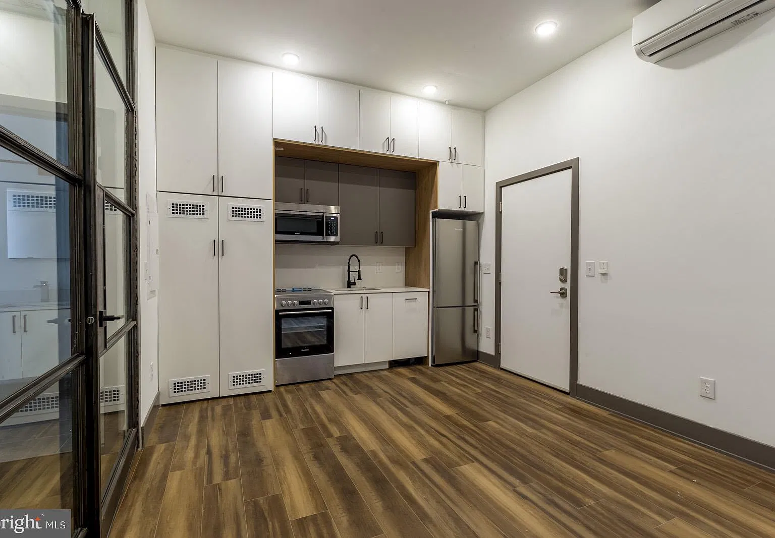 1 bed, 1.0 bath, $1,250 — Photo 4