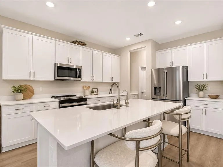 10009 Surrey Rose Dr — Photo 9